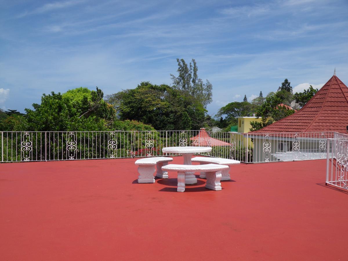 Whistling Villa Runaway Bay Exterior foto