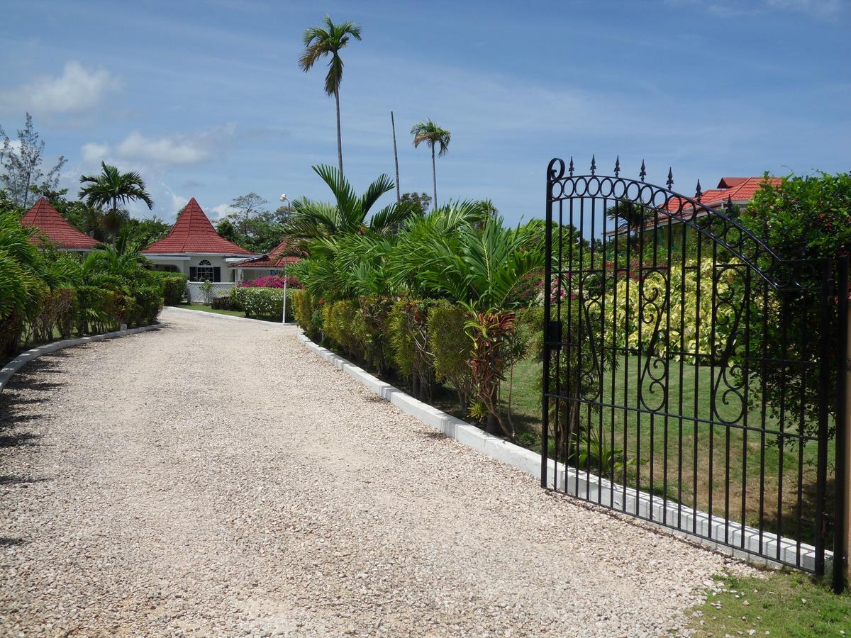 Whistling Villa Runaway Bay Exterior foto